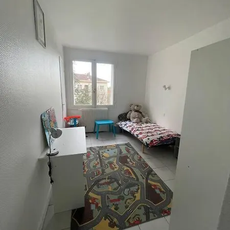 Appartement 2 Chambres Parking Draps Et Serviettes Non Fournies Agen Extérieur photo
